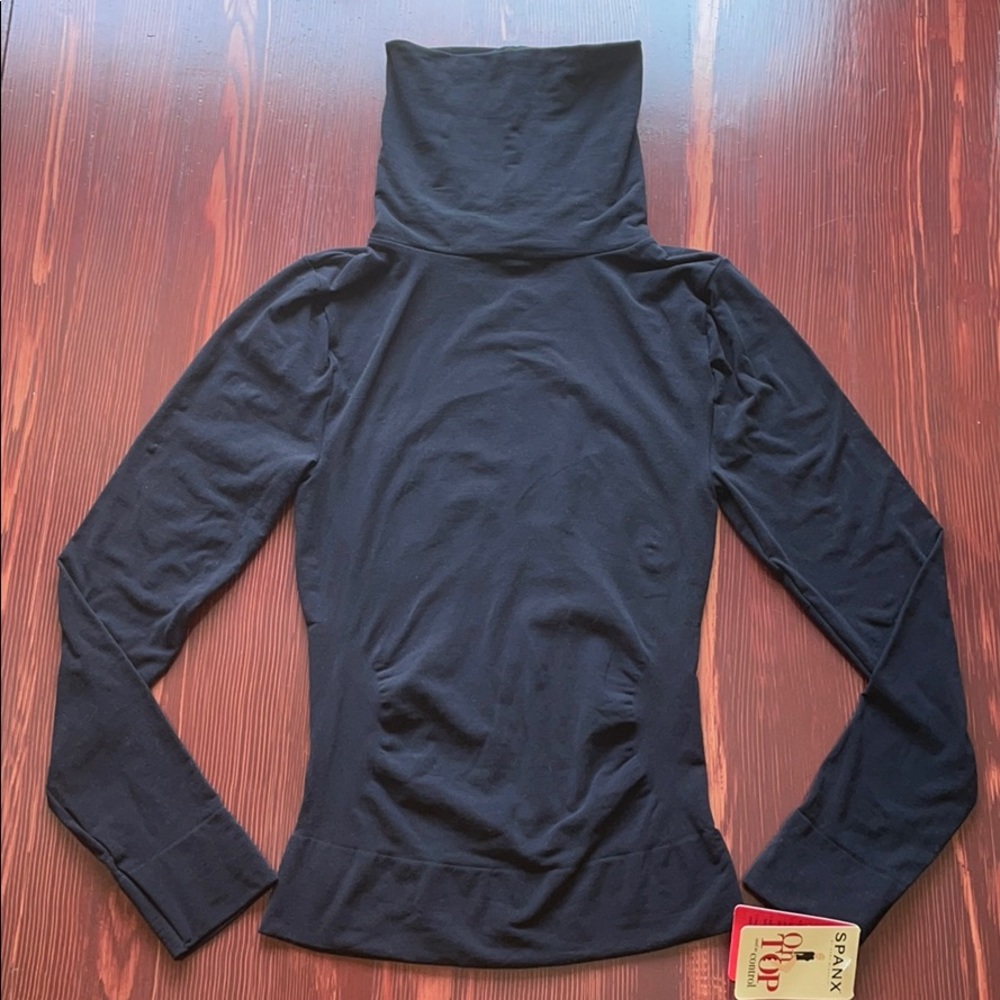 SPANX NWT Classic Chic Turtleneck